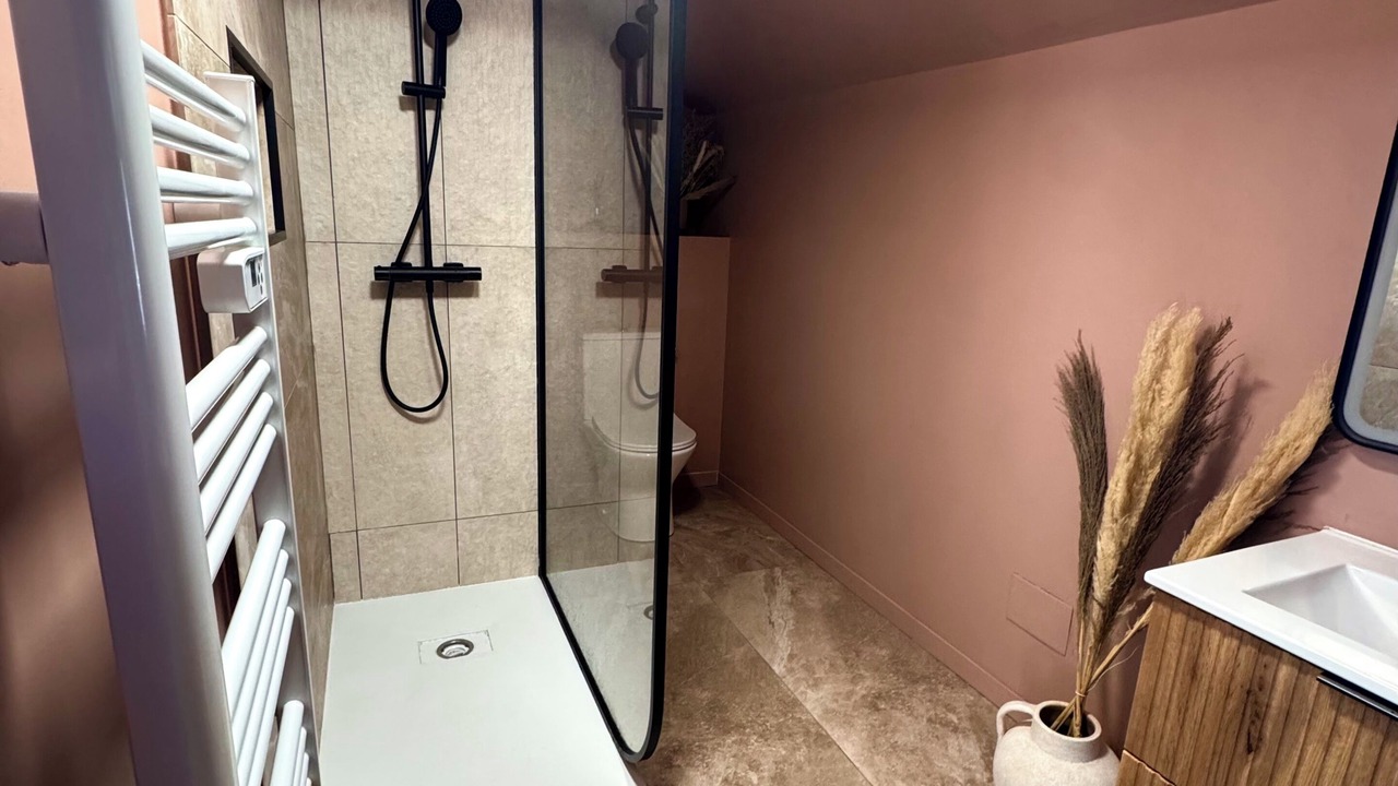 Photo of Bathroom in Tiranges