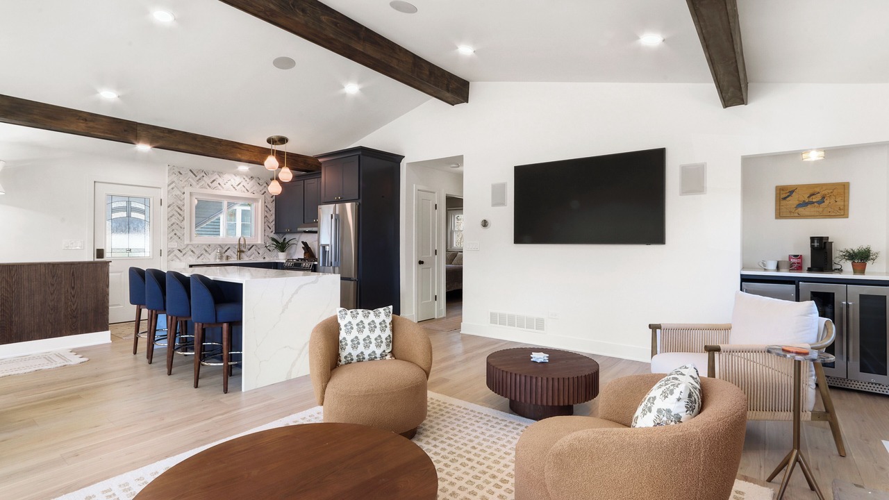 Photo of Livingroom in Williams Bay
