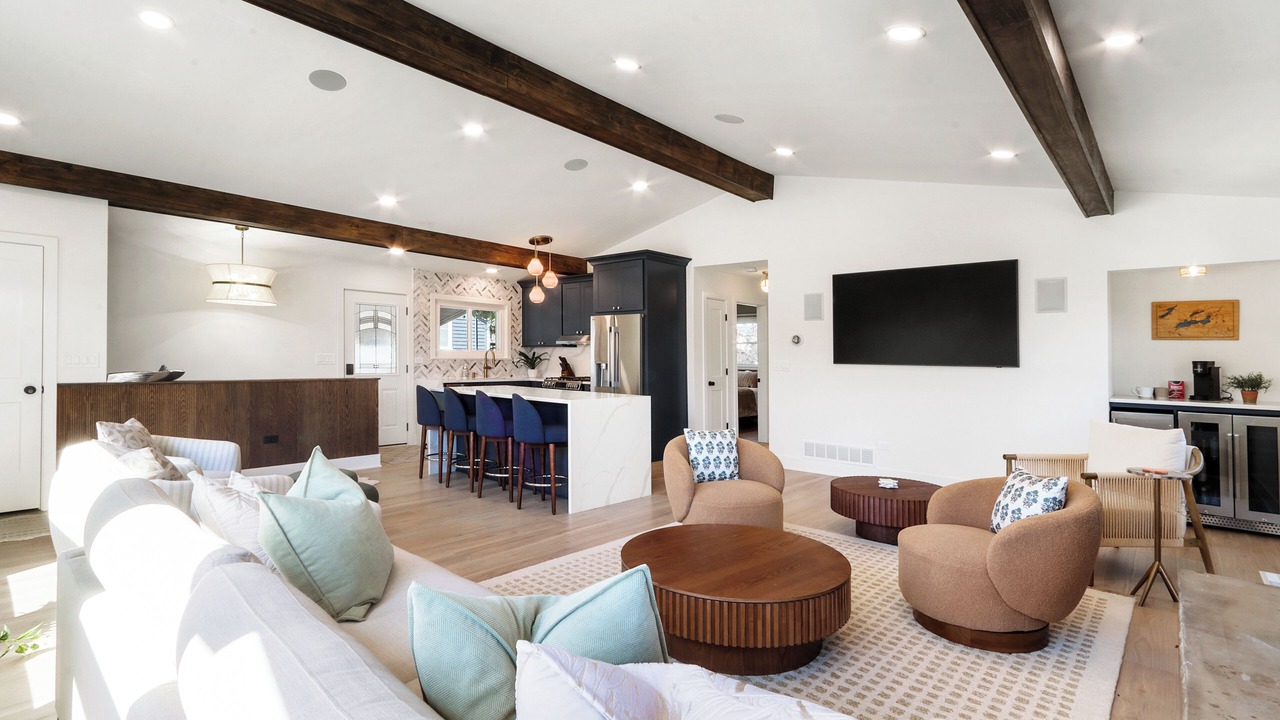 Photo of Livingroom in Williams Bay