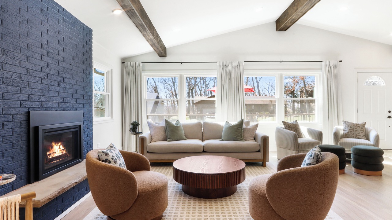 Photo of Livingroom in Williams Bay