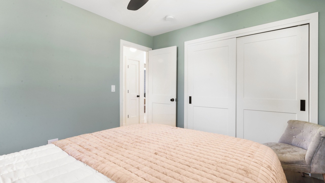 Photo of Bedroom in Williams Bay