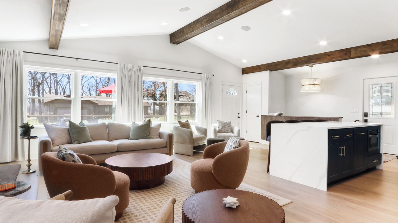Photo of Livingroom in Williams Bay