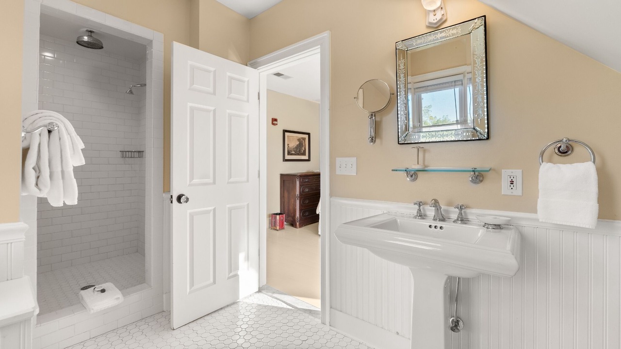 Photo of Bathroom in Hudson