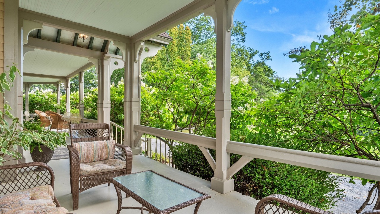 Photo of Patio Balcony in Hudson