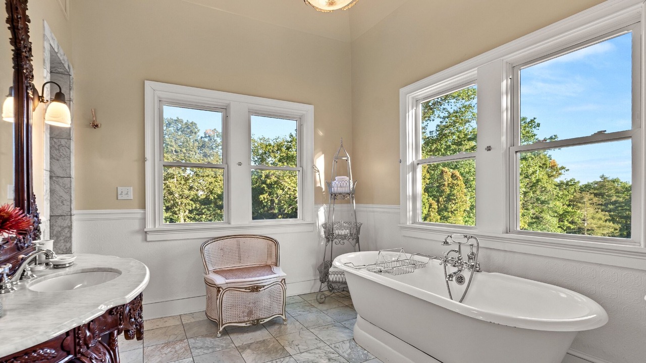 Photo of Bathroom in Hudson