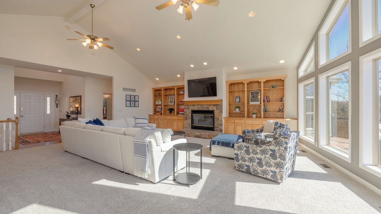 Photo of Livingroom in Innsbrook
