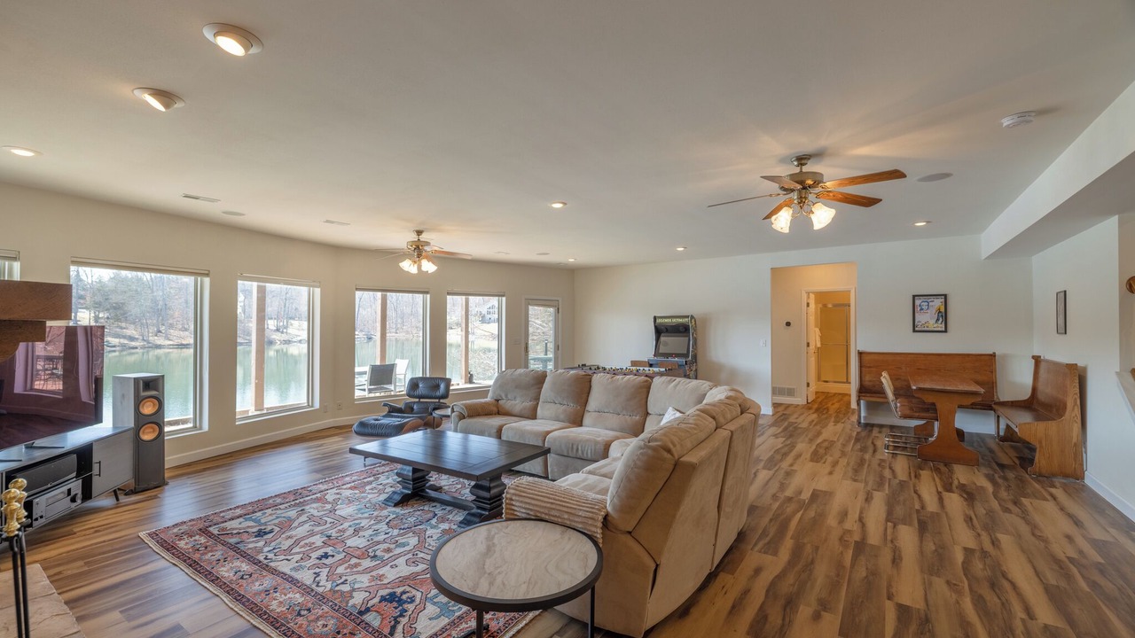 Photo of Livingroom in Innsbrook