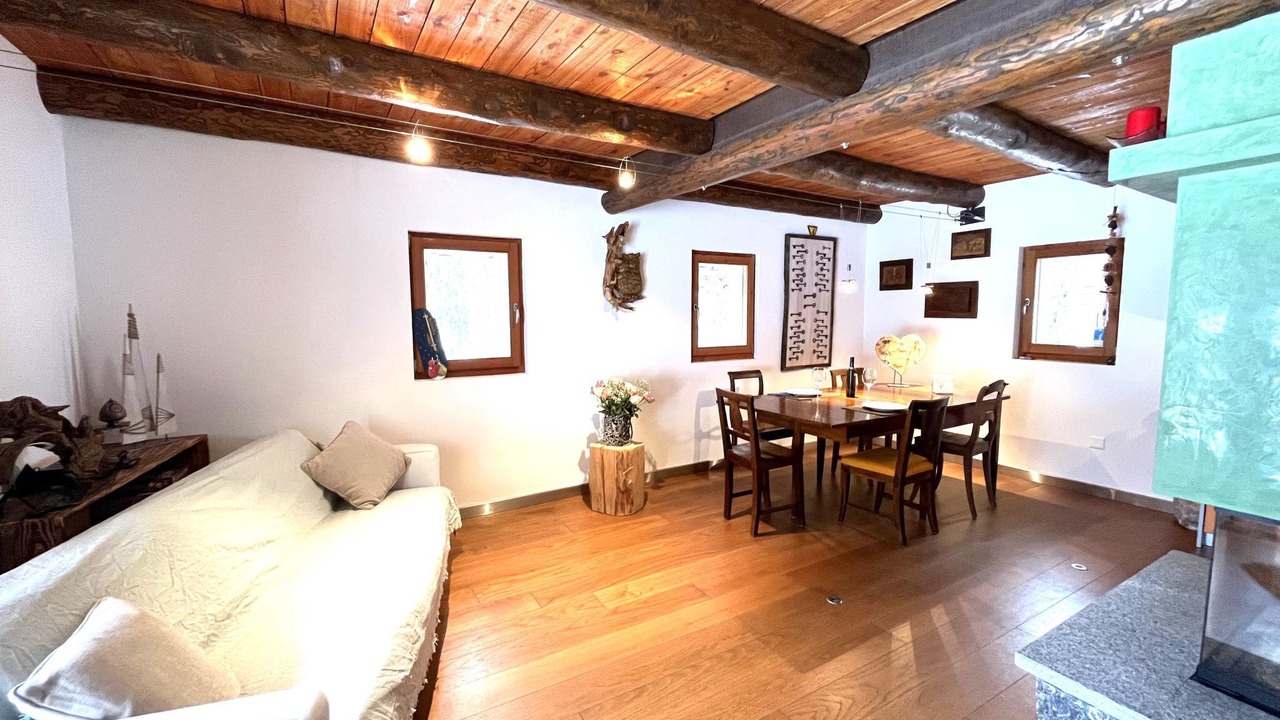 Photo of Livingroom in Mairengo