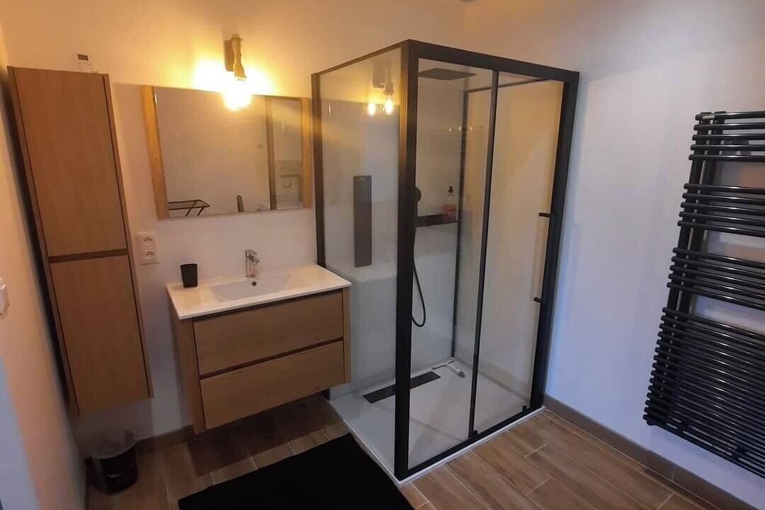Photo of Bathroom in Saint-Vaast-d'Equiqueville