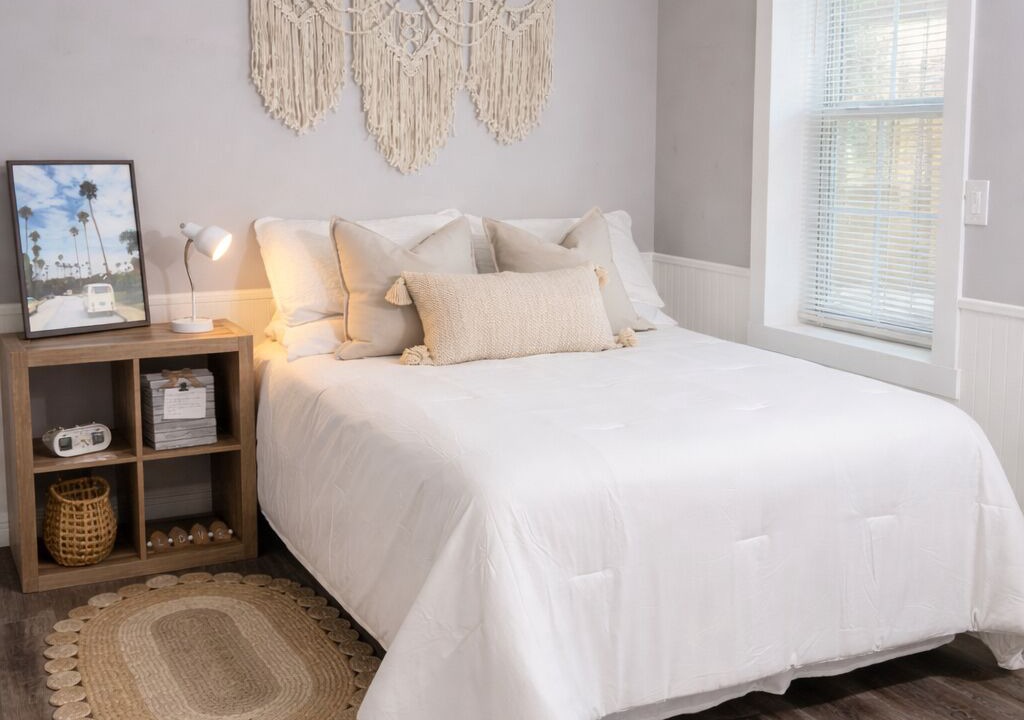 Photo of Bedroom in Bearss Plaza
