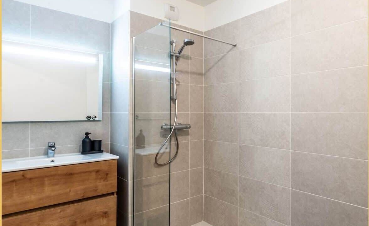 Photo of Bathroom in Collonges-sous-Saleve