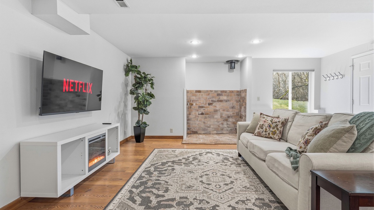 Photo of Livingroom in Newport