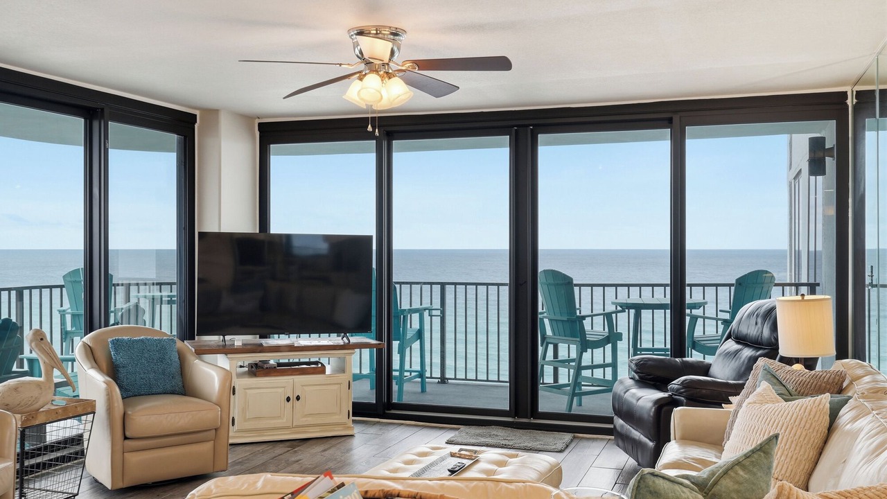 Photo of Livingroom in Biltmore Beach