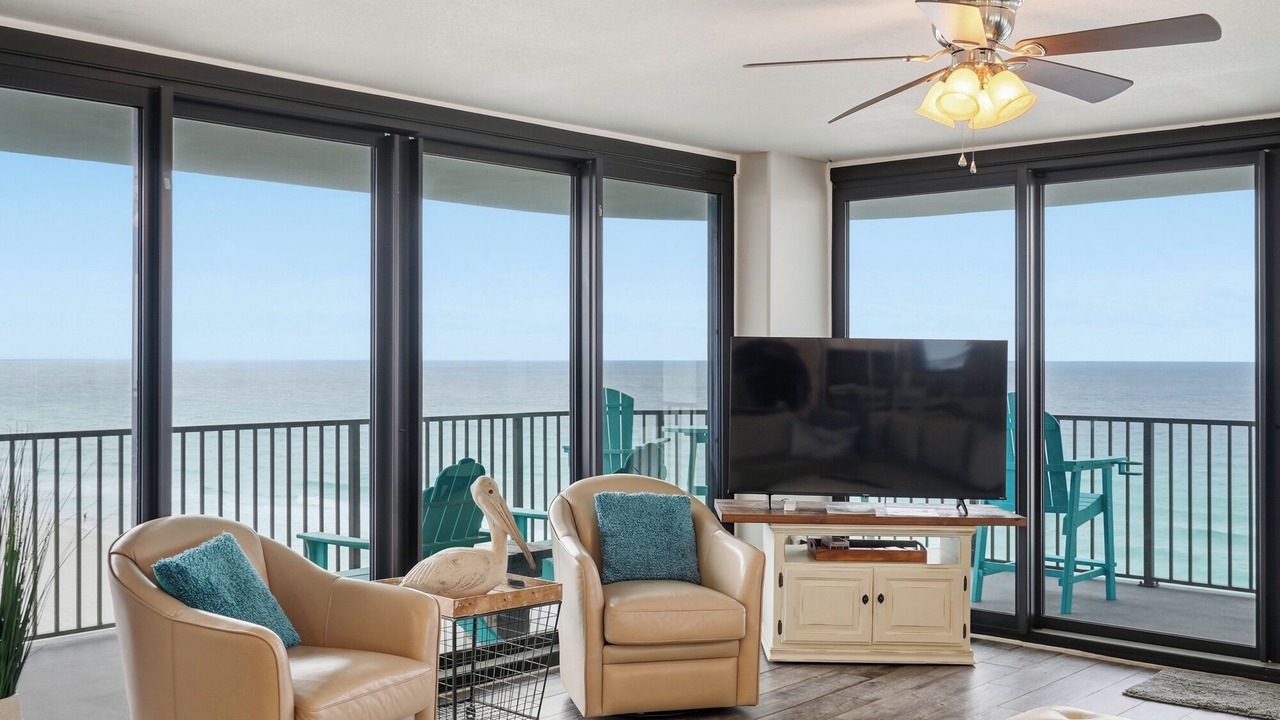 Photo of Livingroom in Biltmore Beach