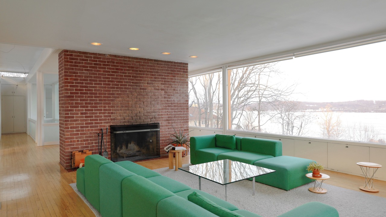 Photo of Livingroom in Middle Hope
