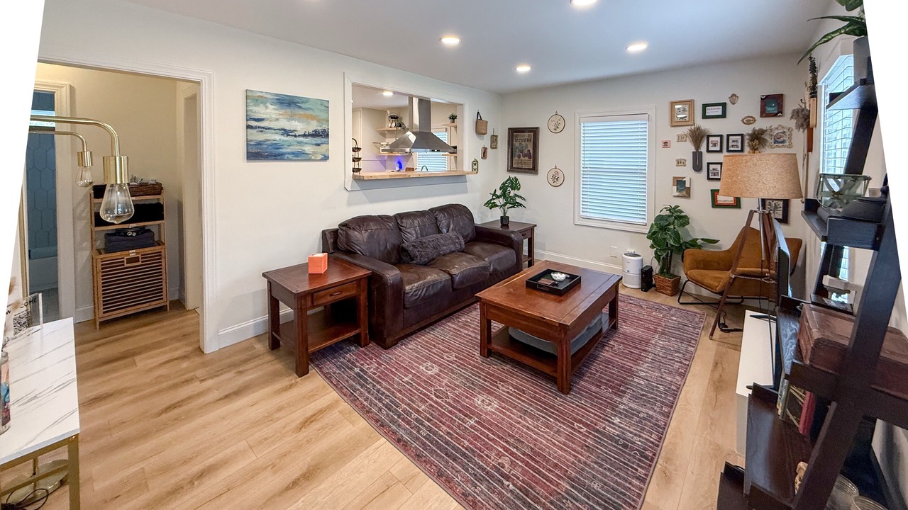 Photo of Livingroom in Talbot's Corner