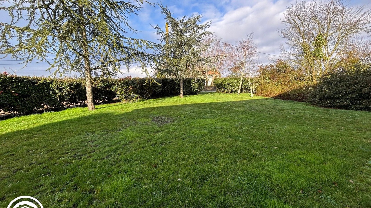 Photo of Outdoor in Longeves