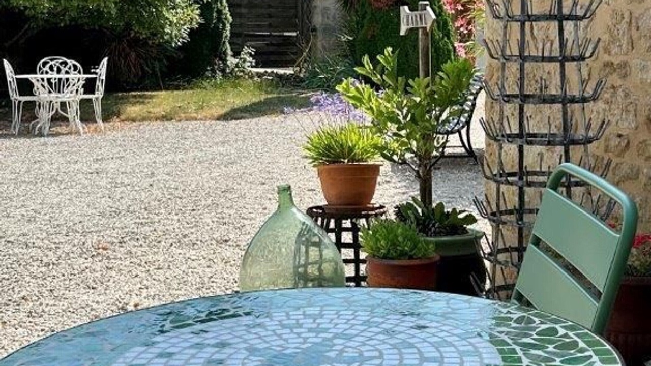 Photo of Outdoor in Longeves