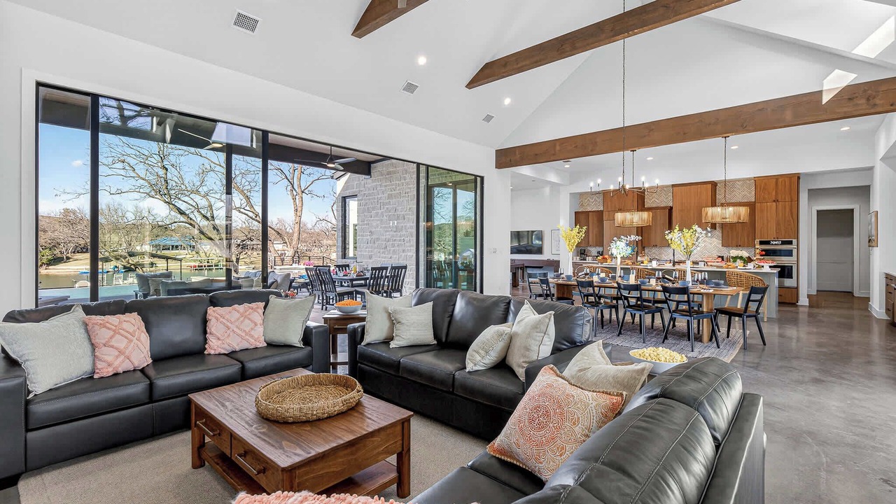 Photo of Livingroom in Burnet