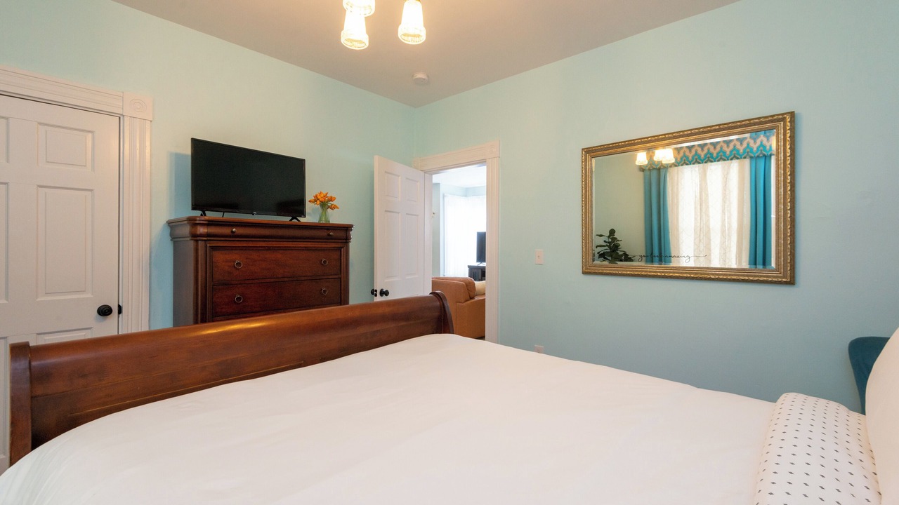 Photo of Bedroom in Beverly