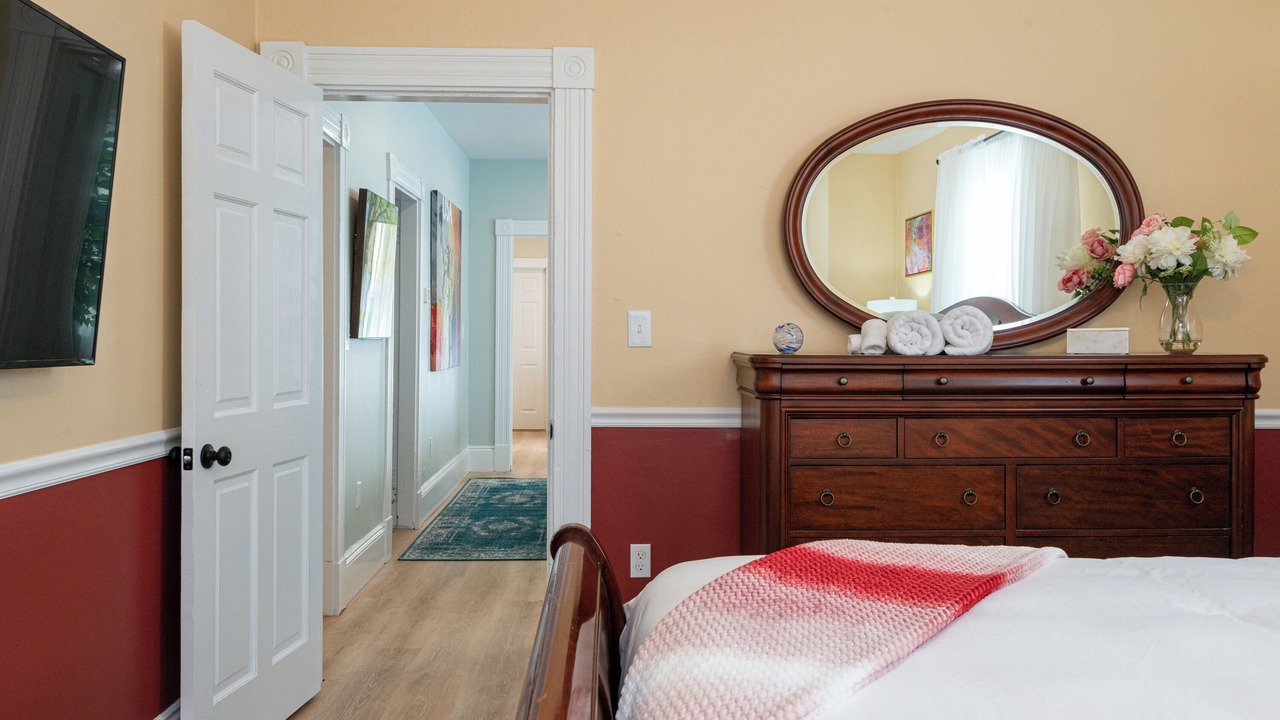 Photo of Bedroom in Beverly