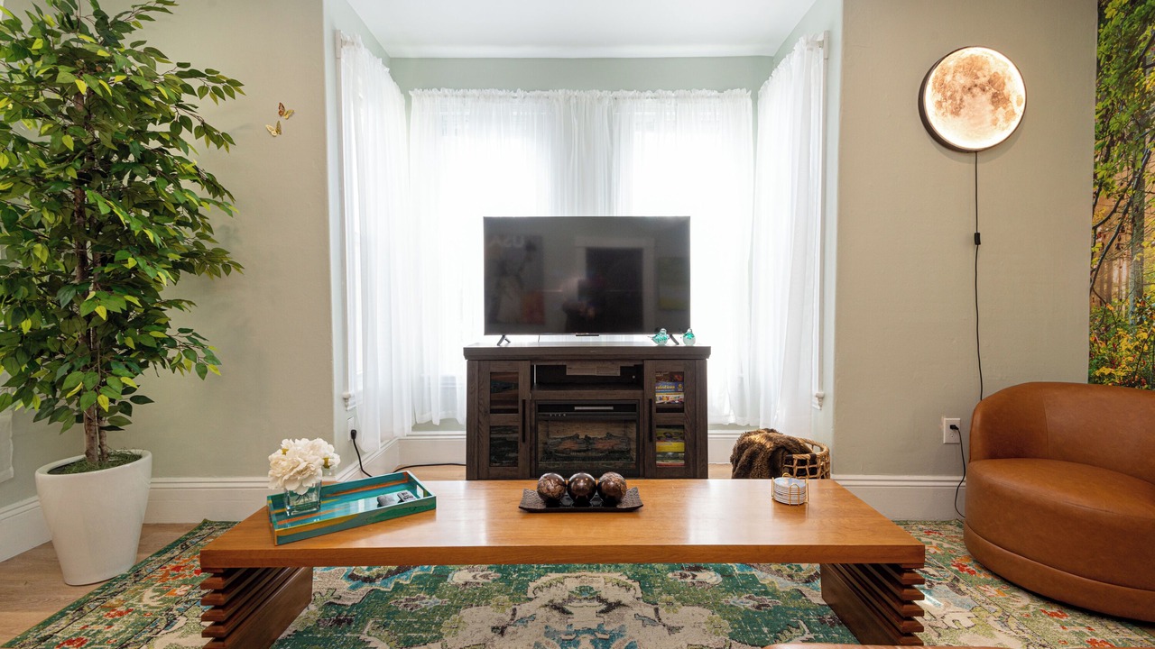 Photo of Livingroom in Beverly