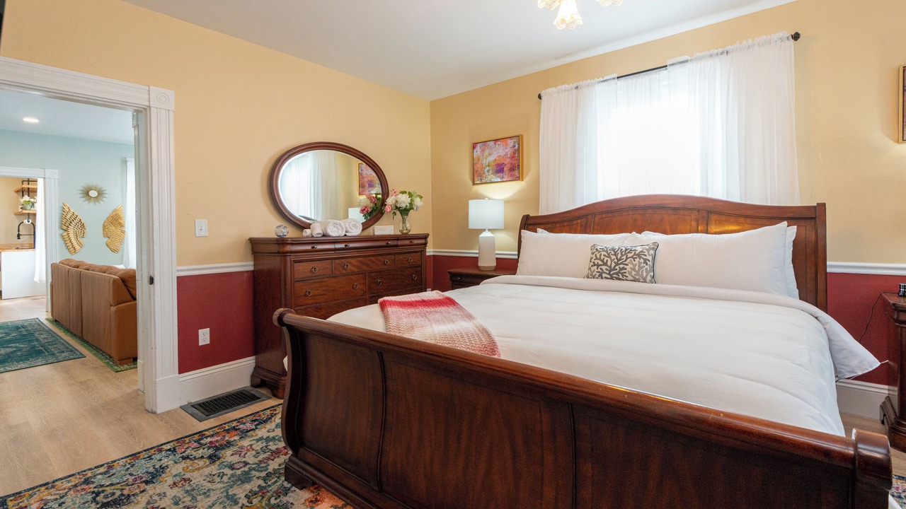 Photo of Bedroom in Beverly
