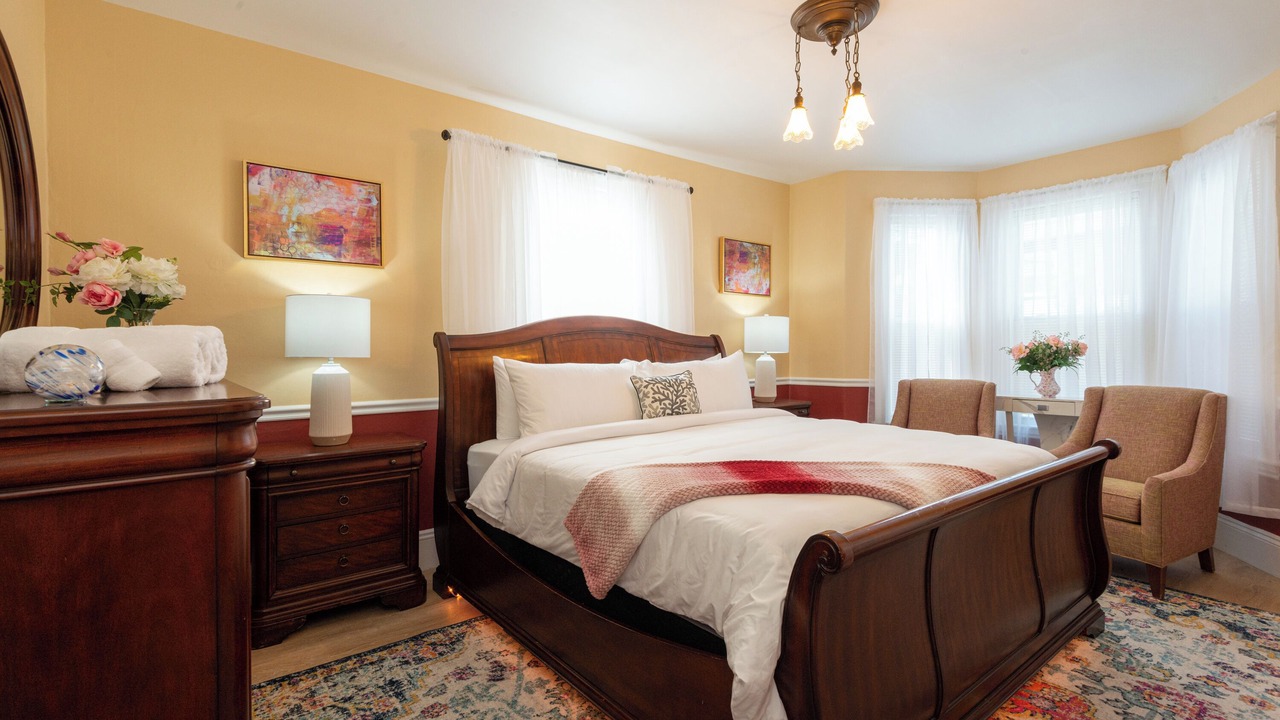 Photo of Bedroom in Beverly