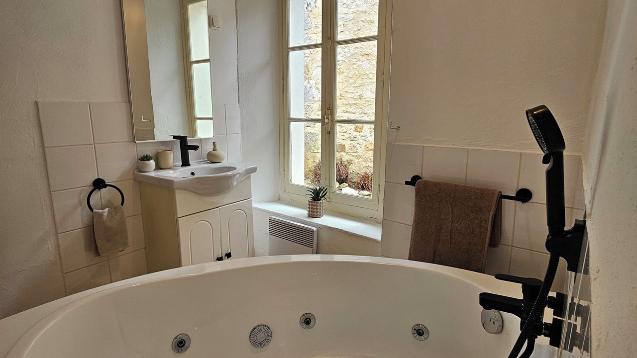 Photo of Bathroom in Touget