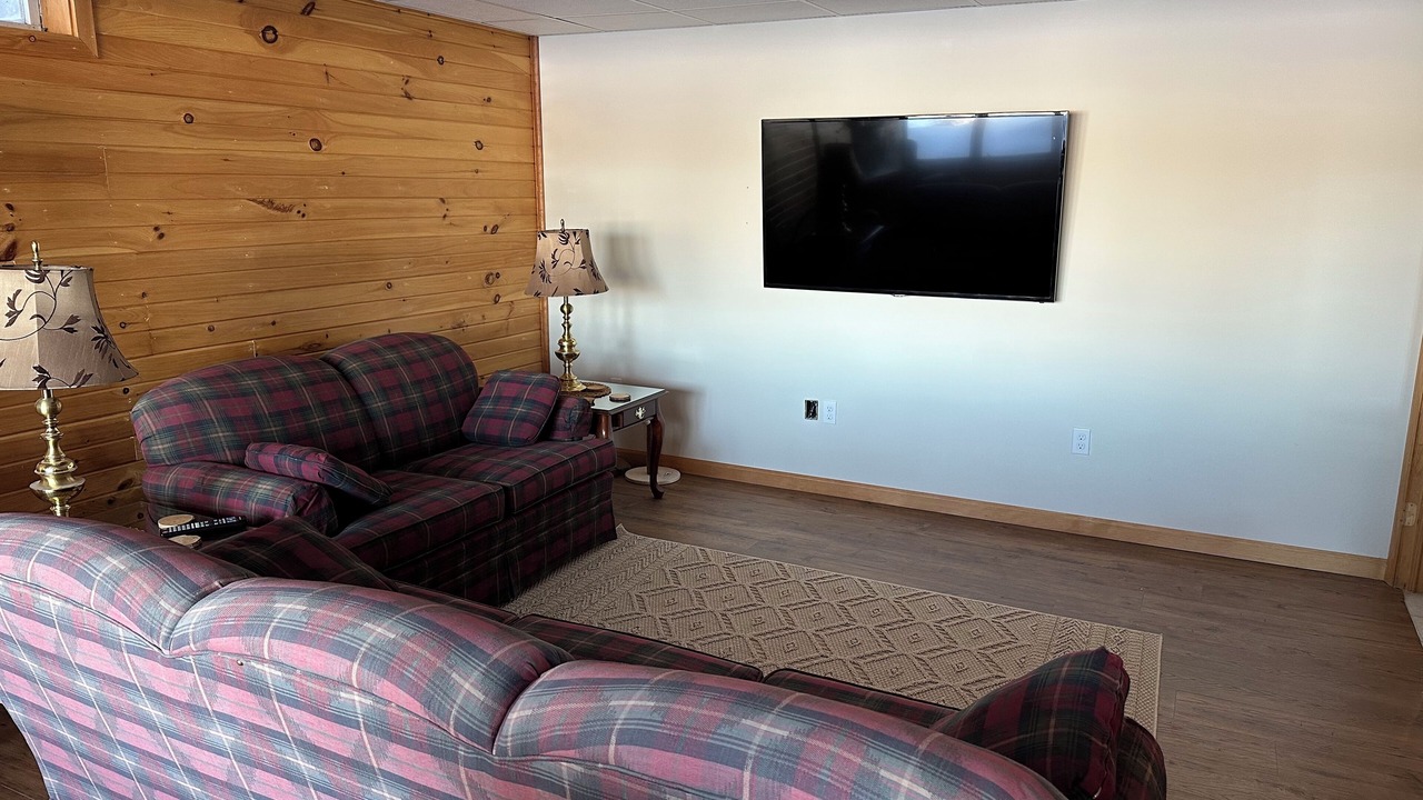 Photo of Bedroom in Alder Creek