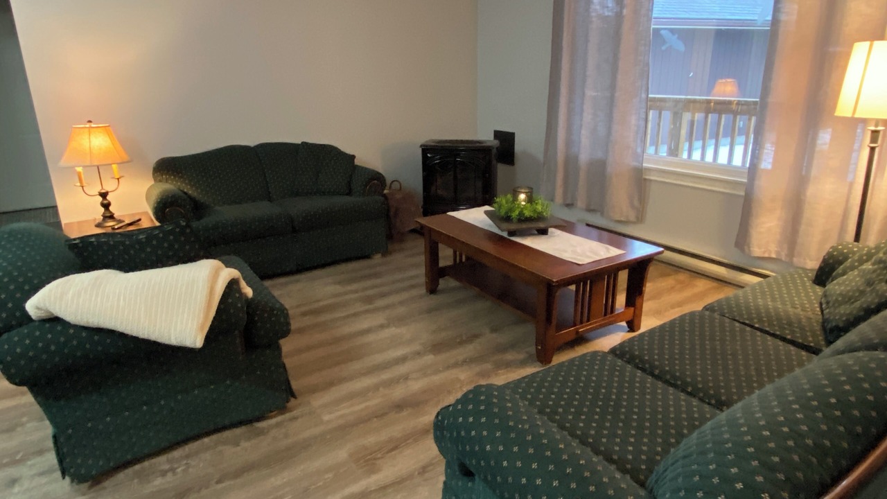 Photo of Livingroom in Point Clark