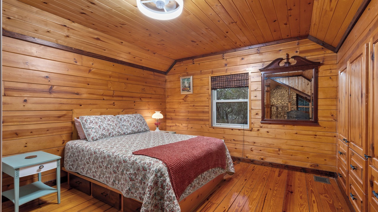 Photo of Bedroom in Morgan