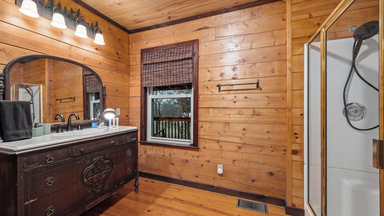 Photo of Bathroom in Morgan