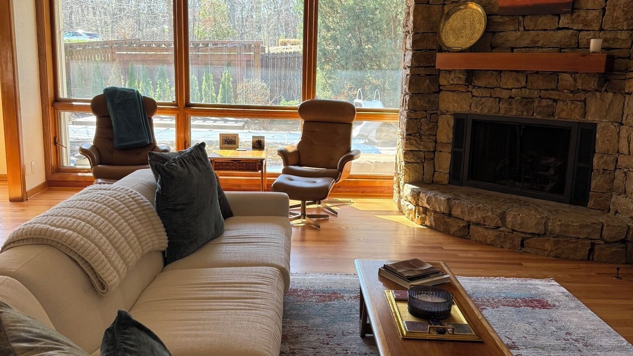 Photo of Livingroom in Overland Park