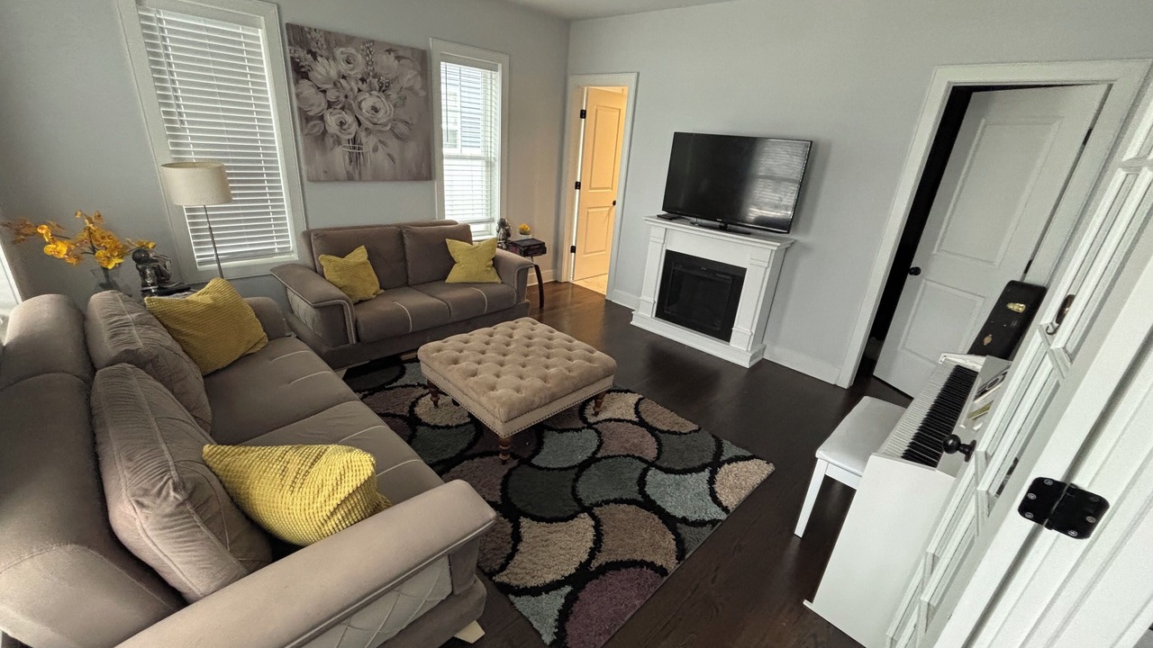 Photo of Livingroom in New Milford