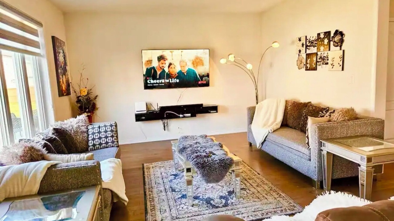 Photo of Livingroom in Thorold