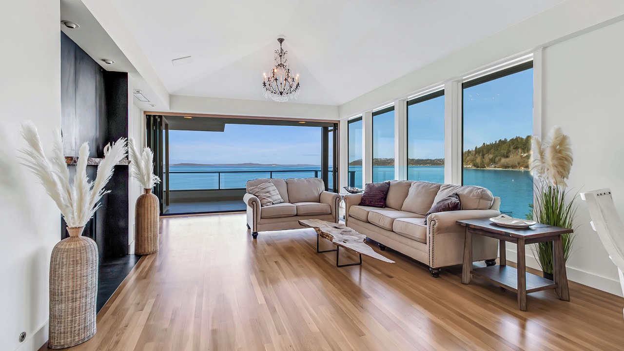 Photo of Livingroom in Three Tree Point