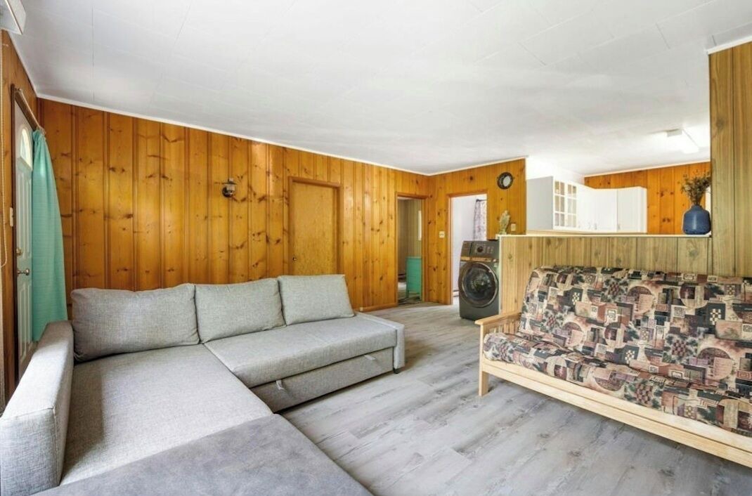 Photo of Livingroom in Grand Beach
