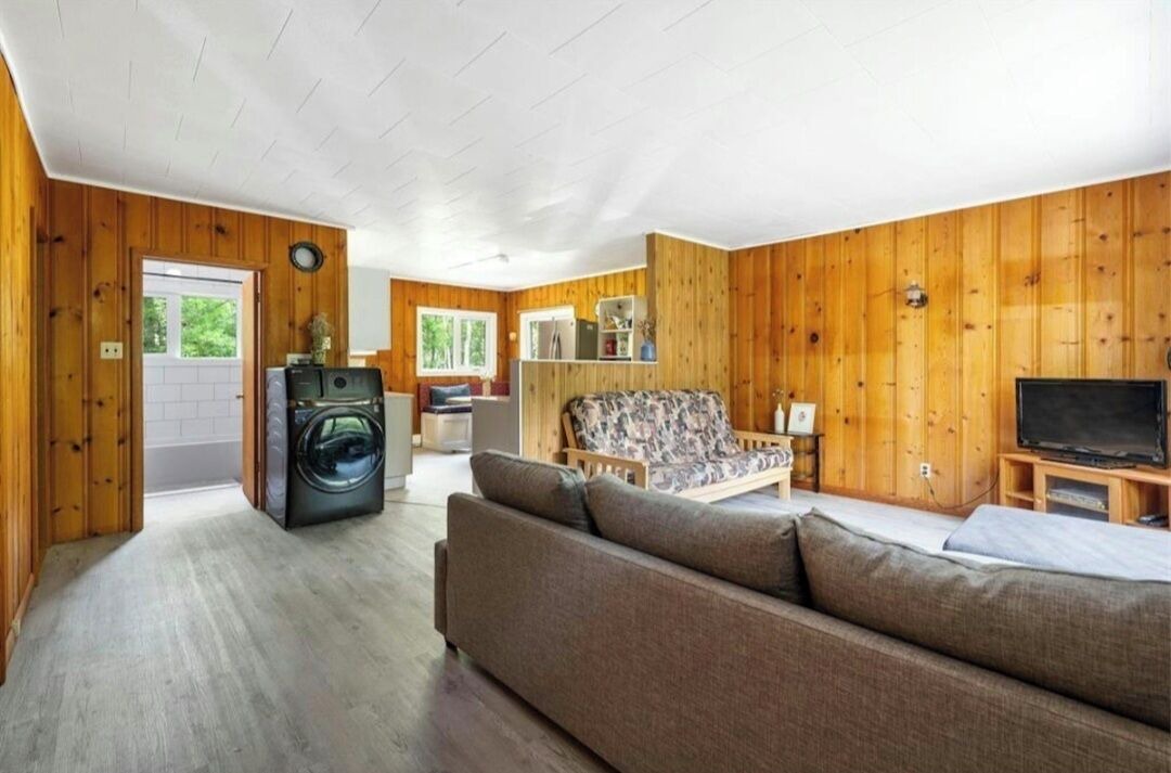 Photo of Livingroom in Grand Beach