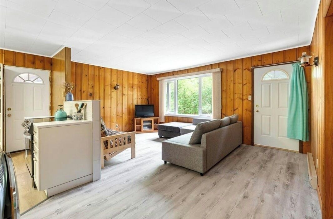 Photo of Livingroom in Grand Beach