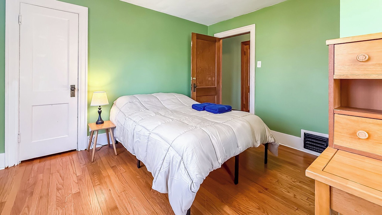 Photo of Bedroom in Urbana