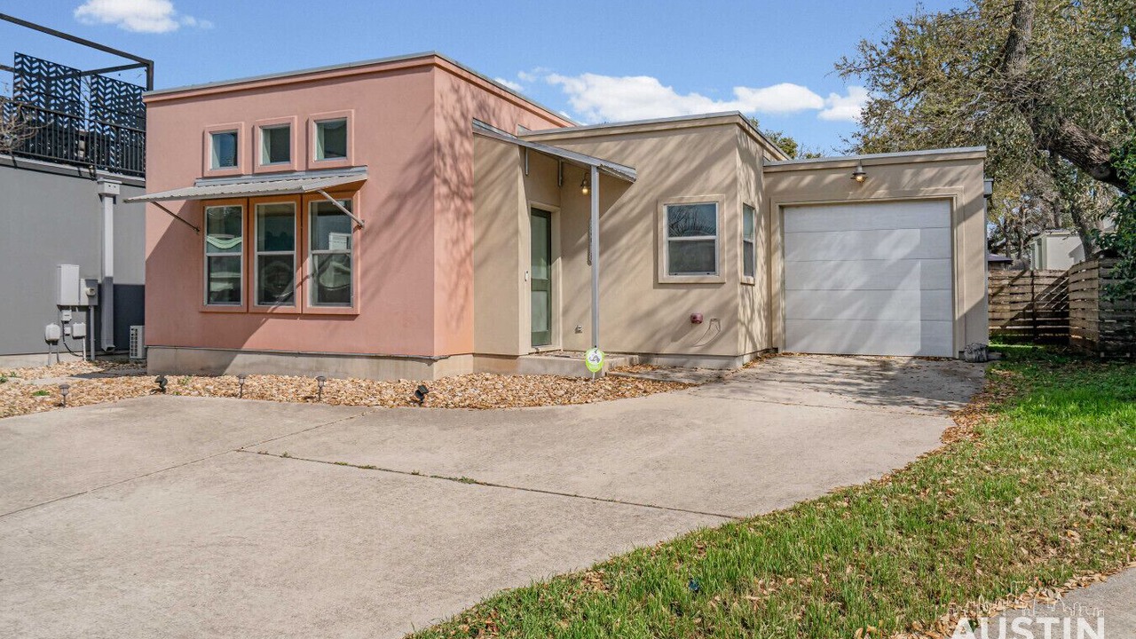 Photo of Outdoor in South Lamar
