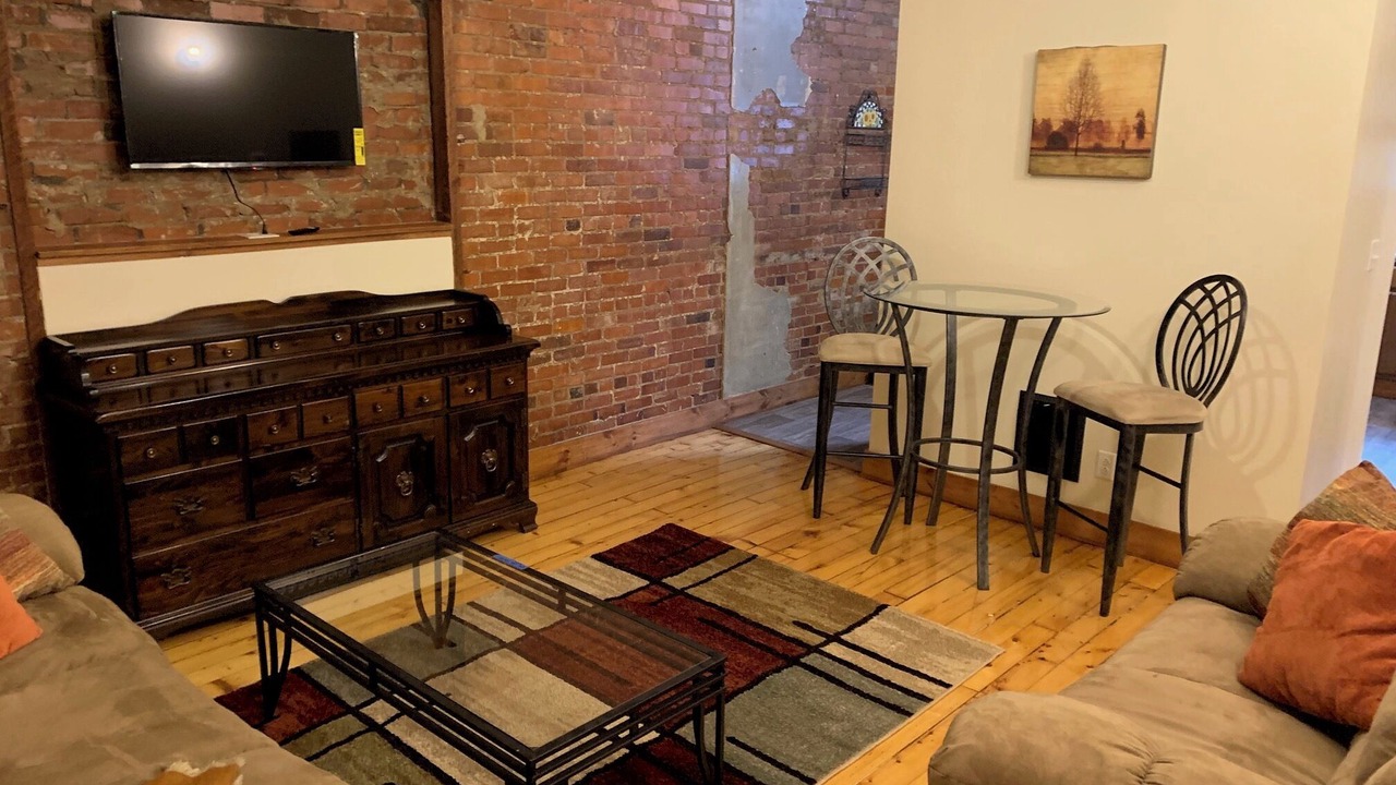 Photo of Livingroom in Utica