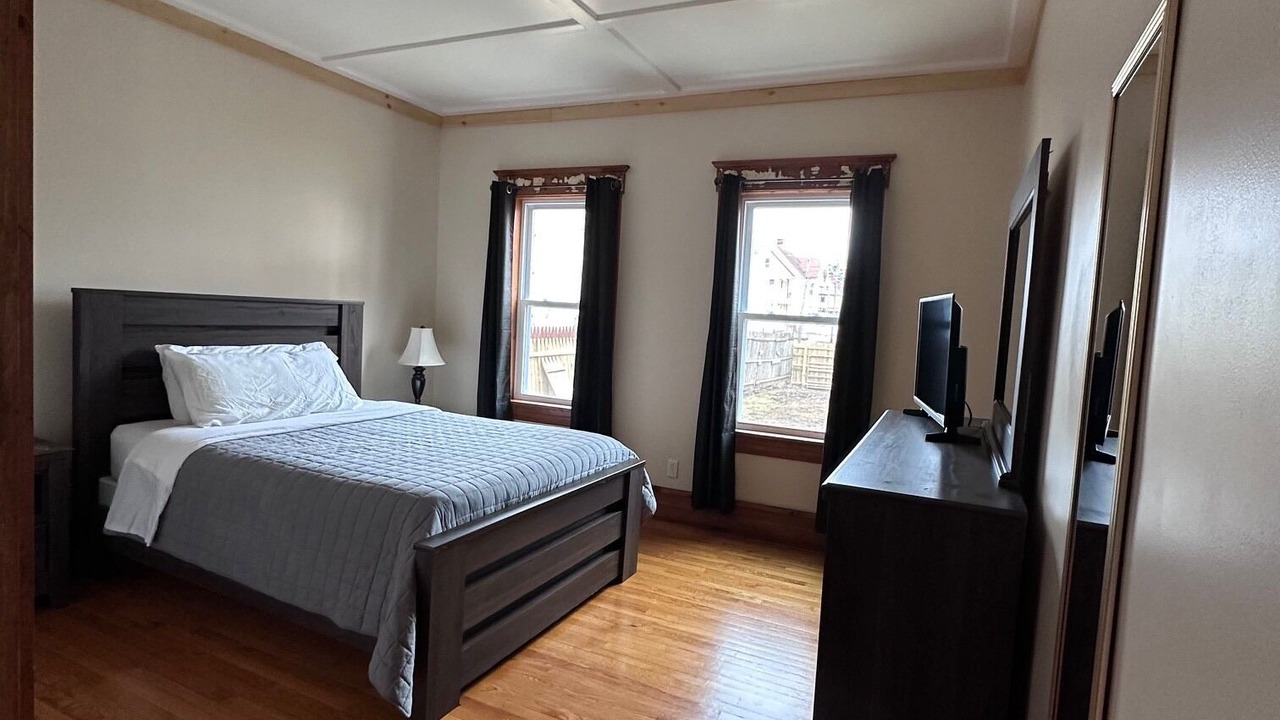 Photo of Bedroom in Utica