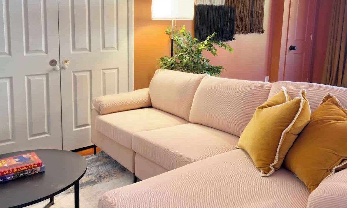 Photo of Livingroom in Gayborhood