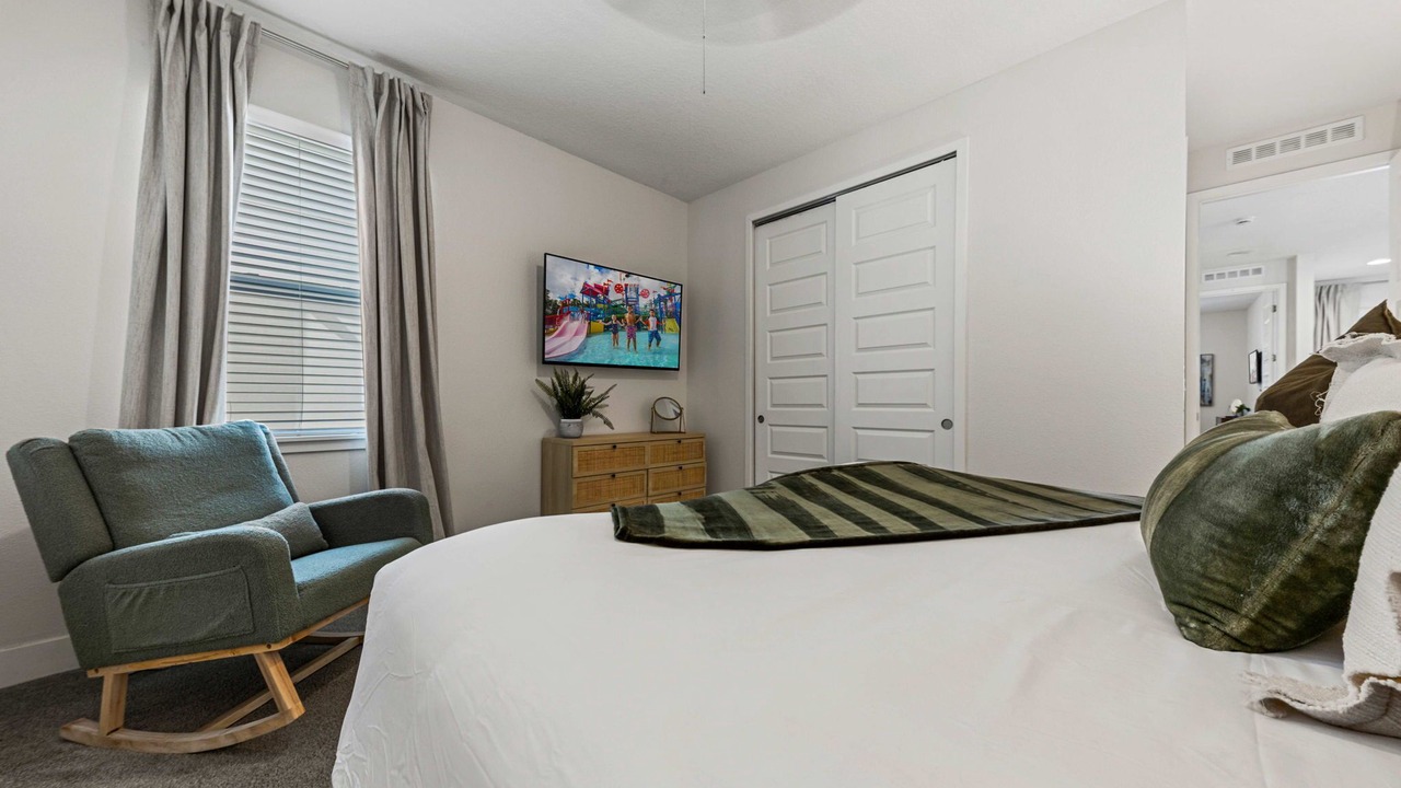 Photo of Bedroom in Bay Lake