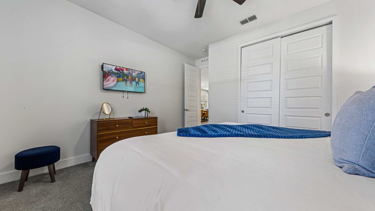 Photo of Bedroom in Bay Lake