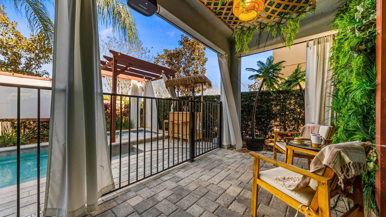 Photo of Patio Balcony in Bay Lake