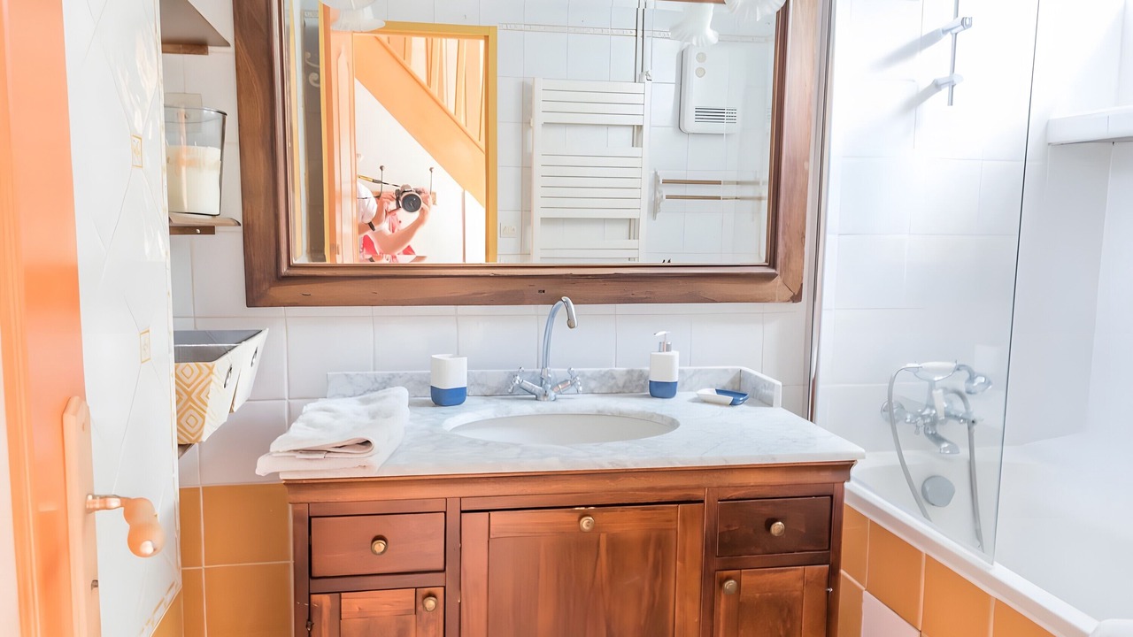 Photo of Bathroom in Montbazon