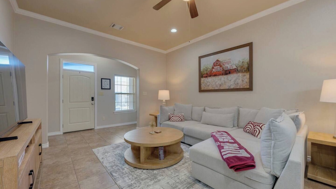 Photo of Livingroom in College Station